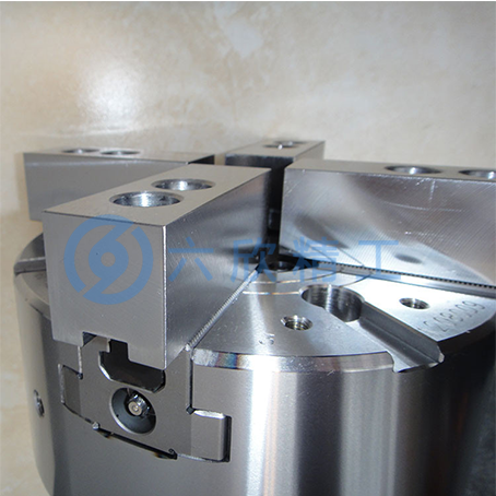 通福四爪中空液壓卡盤